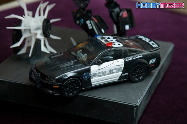 Mpm06 Ironhide Mpm05 Barricade Hi Res Press Preview Images  (53 of 66)